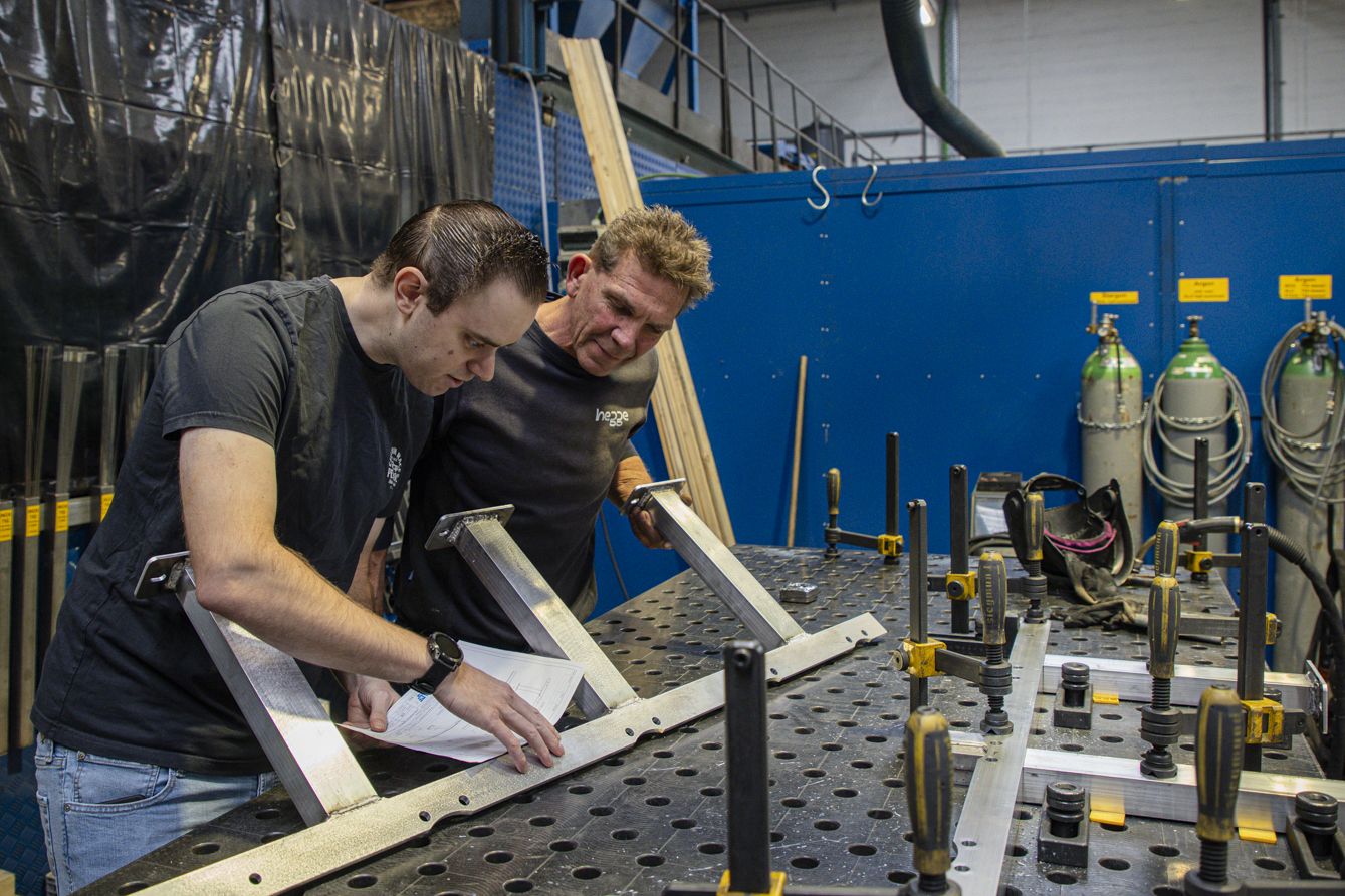 Werknemers Hegge werken